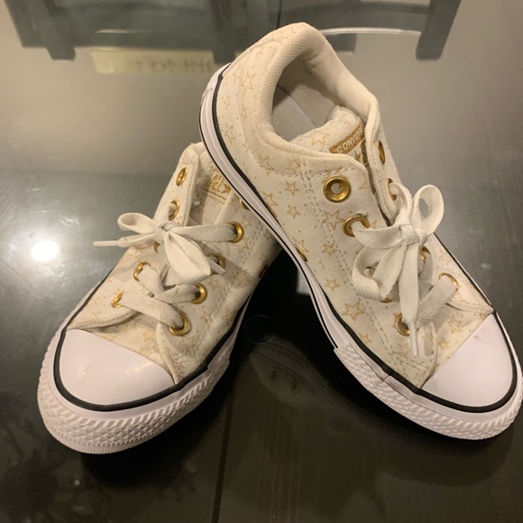 Other - Converse size 1